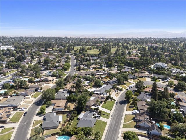 3825 Dalehurst Drive, Bakersfield, CA 93306