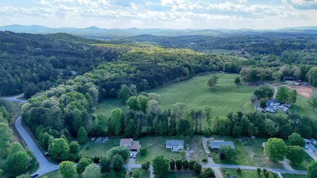 1013 Bradley Road, Blairsville, GA 30512