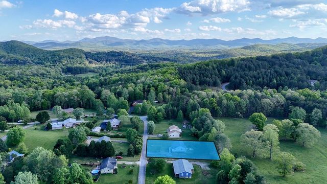 1013 Bradley Road, Blairsville, GA 30512