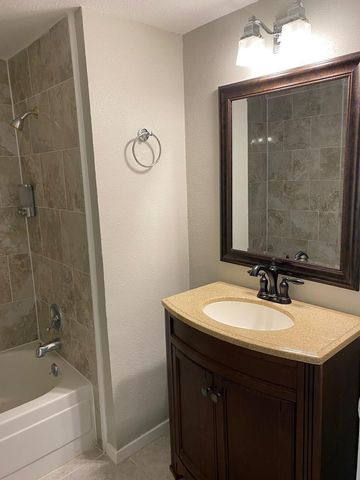 14515 Wunderlich Drive 704, Houston, TX 77069