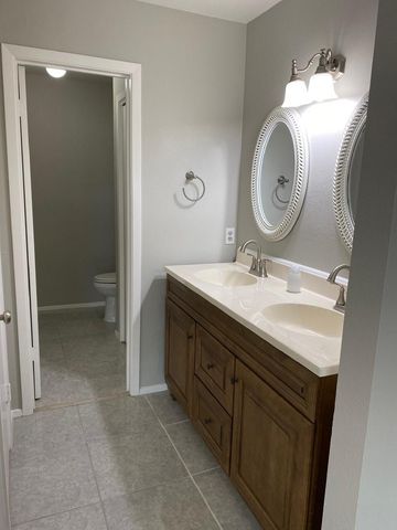 14515 Wunderlich Drive 704, Houston, TX 77069