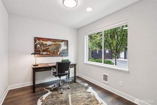 18757 76th Avenue W, Lynnwood, WA 98037