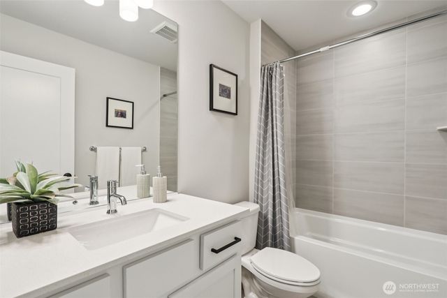 18757 76th Avenue W, Lynnwood, WA 98037