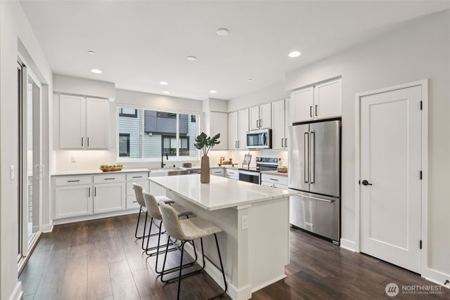 18757 76th Avenue W, Lynnwood, WA 98037