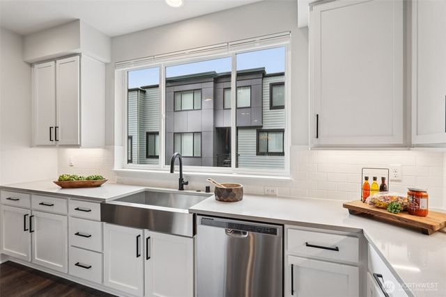 18757 76th Avenue W, Lynnwood, WA 98037