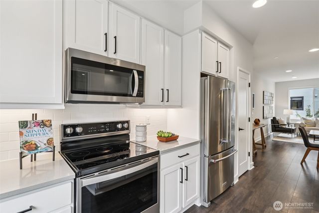 18757 76th Avenue W, Lynnwood, WA 98037