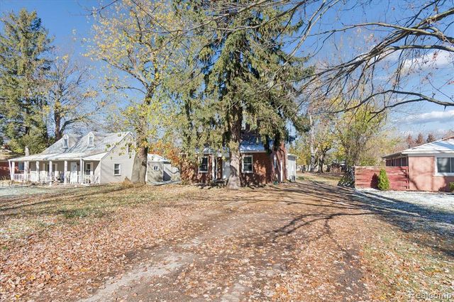 49934 W Huron River Drive, Belleville, MI 48111