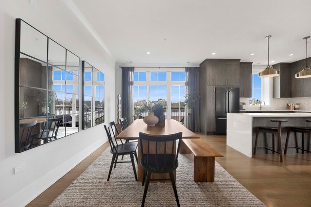 5015 N CLARK Street 304, Chicago, IL 60640