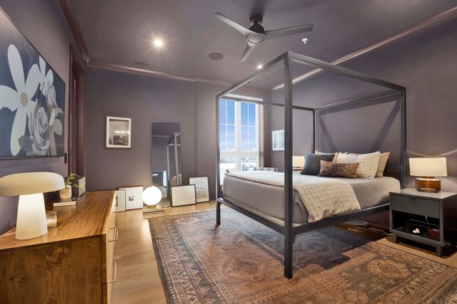 5015 N CLARK Street 304, Chicago, IL 60640