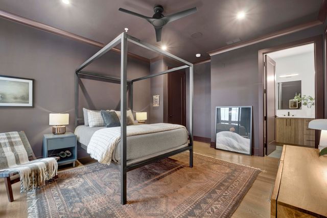 5015 N CLARK Street 304, Chicago, IL 60640