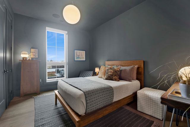 5015 N CLARK Street 304, Chicago, IL 60640