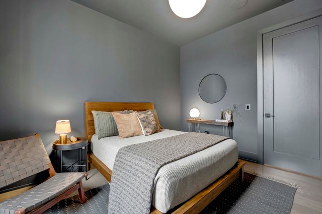 5015 N CLARK Street 304, Chicago, IL 60640