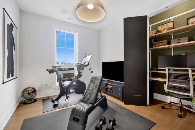 5015 N CLARK Street 304, Chicago, IL 60640