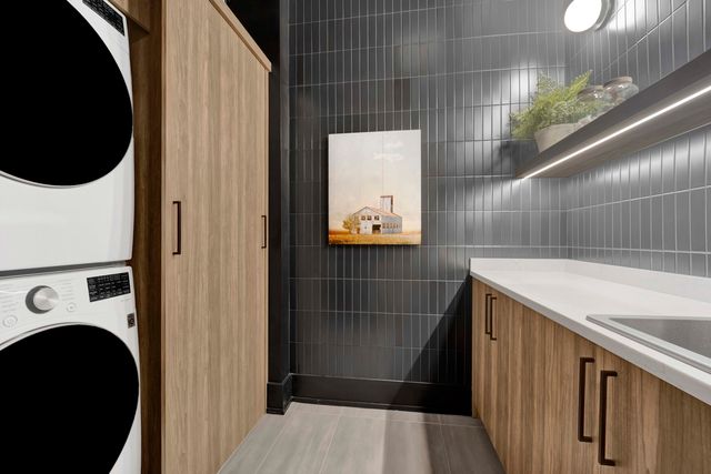 5015 N CLARK Street 304, Chicago, IL 60640