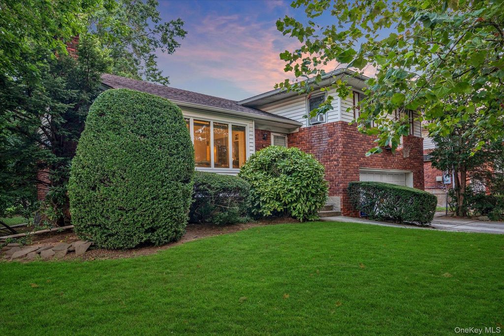 68 Bergman Drive, Hewlett, NY 11557 — photo 2