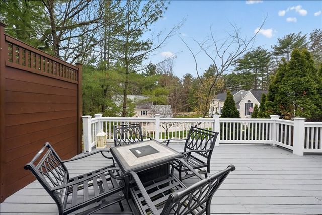 14 Cedarledge Village 14, Cohasset, MA 02025