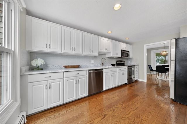 14 Cedarledge Village 14, Cohasset, MA 02025