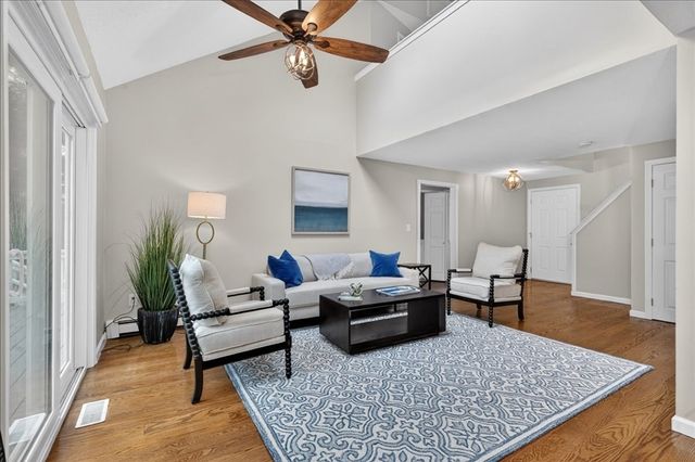 14 Cedarledge Village 14, Cohasset, MA 02025