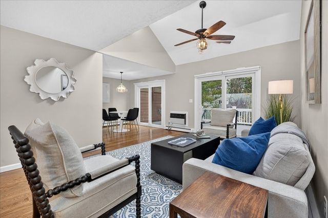 14 Cedarledge Village 14, Cohasset, MA 02025