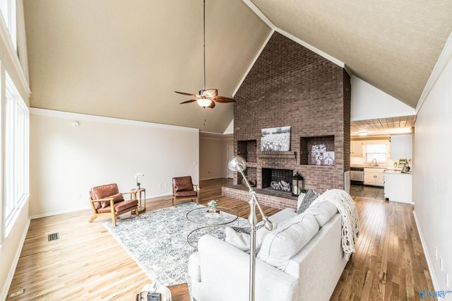 3405 Creek Circle, Guntersville, AL 35976