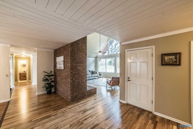 3405 Creek Circle, Guntersville, AL 35976