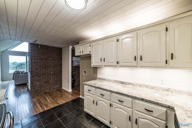 3405 Creek Circle, Guntersville, AL 35976