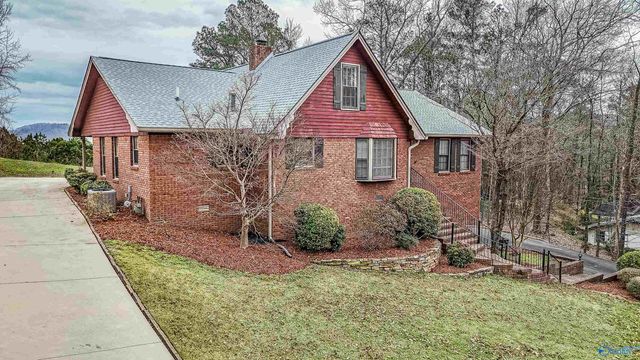 3405 Creek Circle, Guntersville, AL 35976