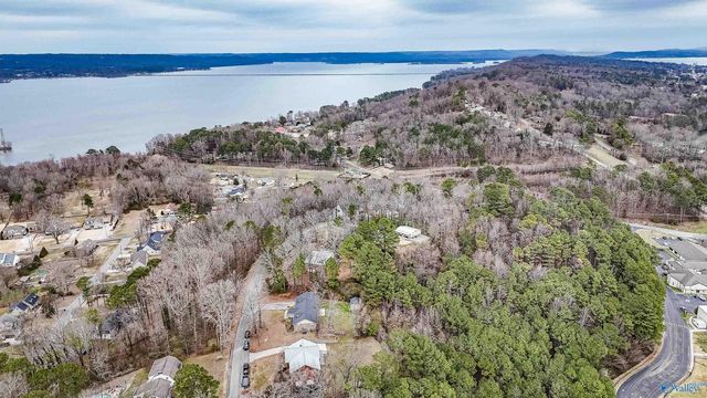3405 Creek Circle, Guntersville, AL 35976