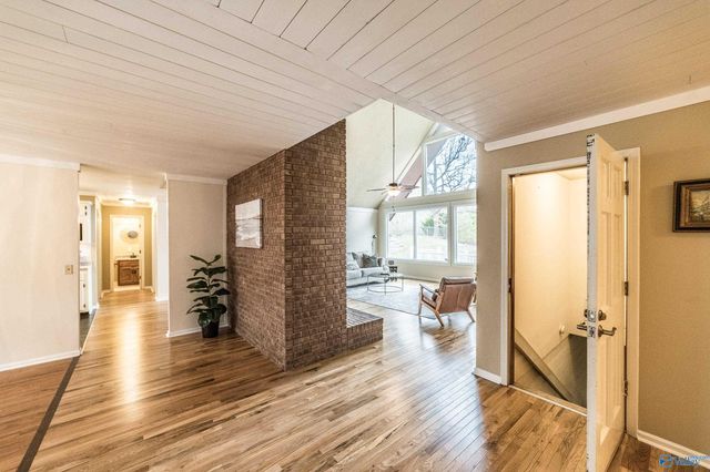 3405 Creek Circle, Guntersville, AL 35976