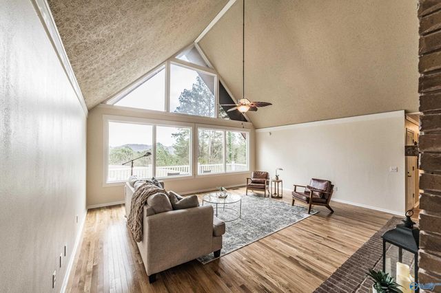 3405 Creek Circle, Guntersville, AL 35976