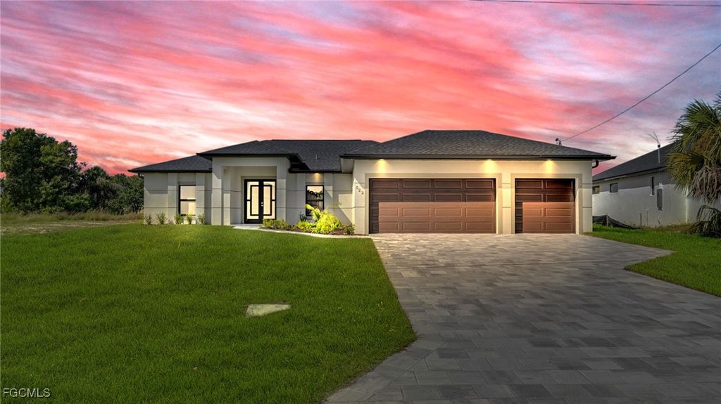 522 NE 5TH PL, Cape Coral, FL 33909