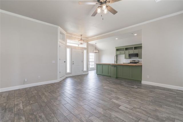 101 Sandstone Drive, Norman, OK 73071