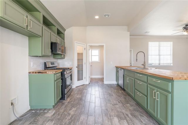 101 Sandstone Drive, Norman, OK 73071