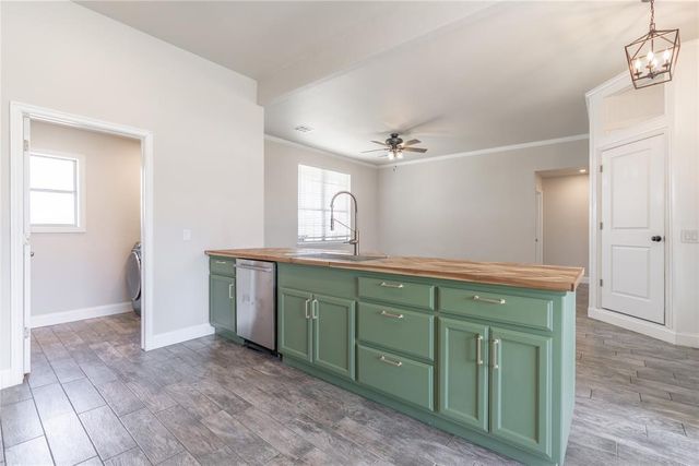 101 Sandstone Drive, Norman, OK 73071
