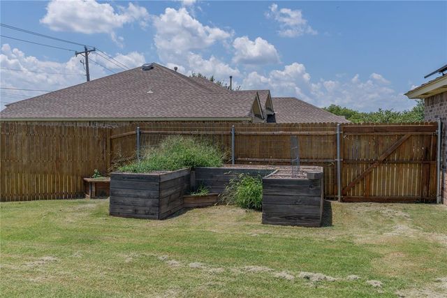 101 Sandstone Drive, Norman, OK 73071