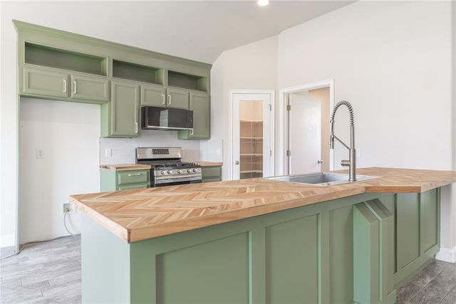 101 Sandstone Drive, Norman, OK 73071