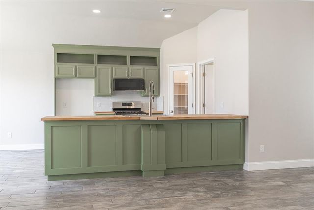 101 Sandstone Drive, Norman, OK 73071