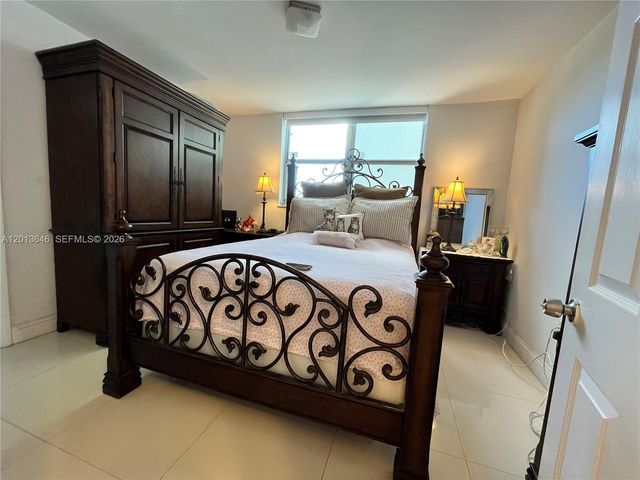 5050 NW 7th St 312, Miami, FL 33126