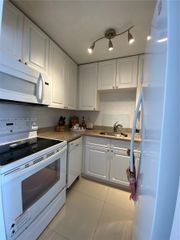 5050 NW 7th St 312, Miami, FL 33126