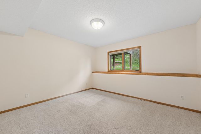 12980 39th Avenue N, Plymouth, MN 55441