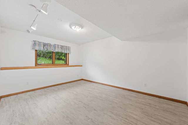 12980 39th Avenue N, Plymouth, MN 55441