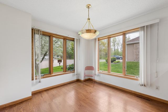 12980 39th Avenue N, Plymouth, MN 55441