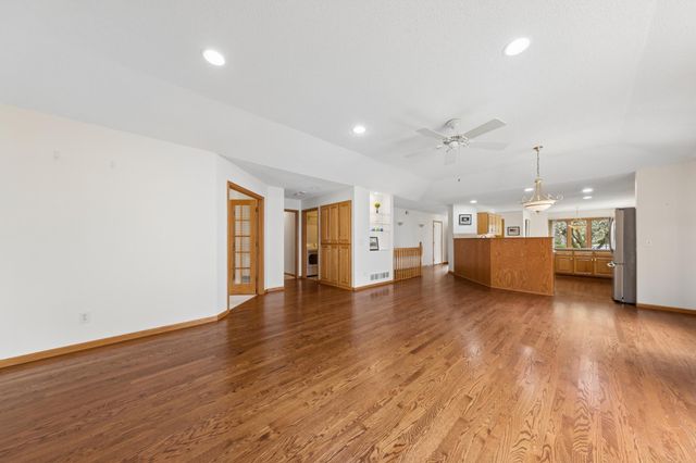 12980 39th Avenue N, Plymouth, MN 55441