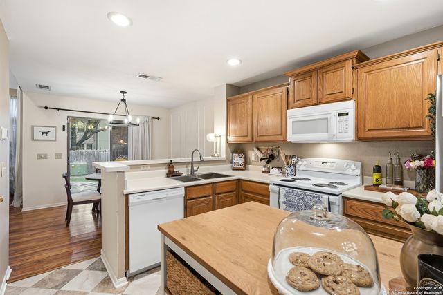 4239 Shady Tree, San Antonio, TX 78247