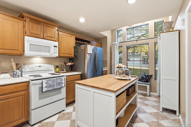 4239 Shady Tree, San Antonio, TX 78247