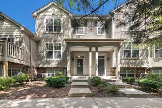 959 Ellsworth Drive, Grayslake, IL 60030