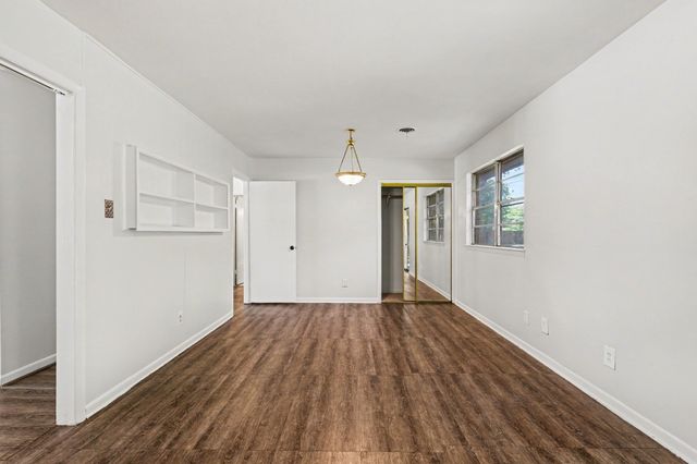 60 Somerset Terrace, Bedford, TX 76022