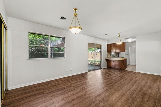 60 Somerset Terrace, Bedford, TX 76022