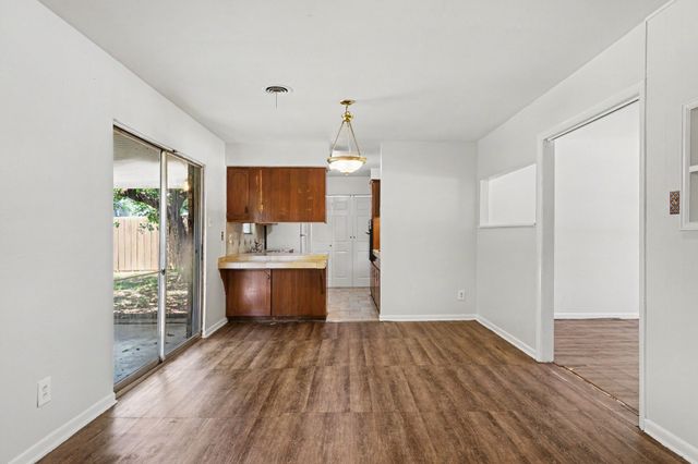 60 Somerset Terrace, Bedford, TX 76022