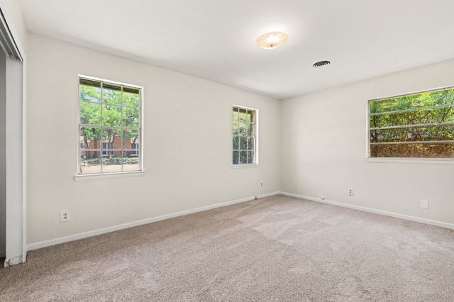 60 Somerset Terrace, Bedford, TX 76022